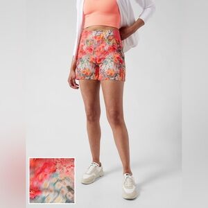 Like New! Women’s Athleta Brooklyn Shorts - 8
